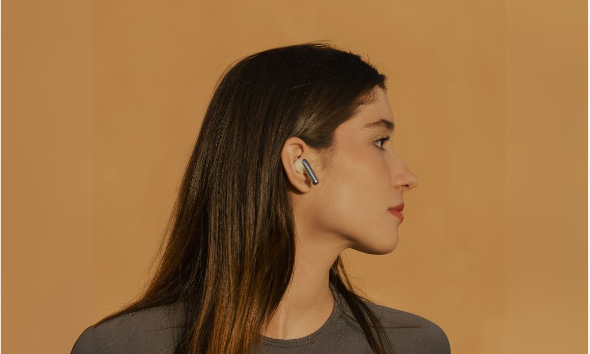Fone de ouvido sem fio: design elegante e conforto garantido. Ideal para quem busca tecnologia avançada com segurança auditiv