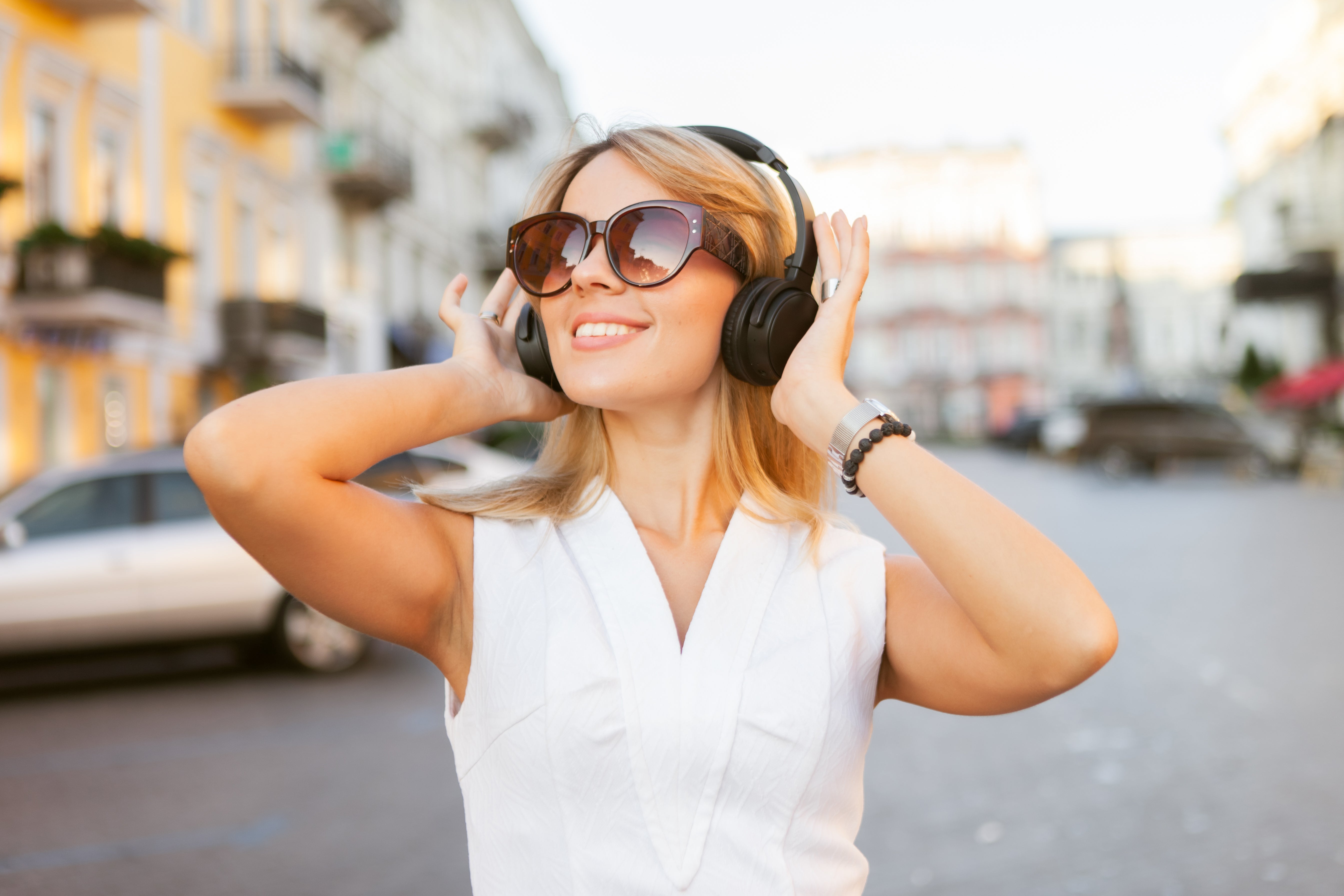 Fones de ouvido com som imersivo e conforto máximo para sua música favorita.