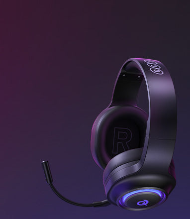Fone de ouvido gamer com microfone e iluminação RGB em roxo, ideal para jogos e streaming.